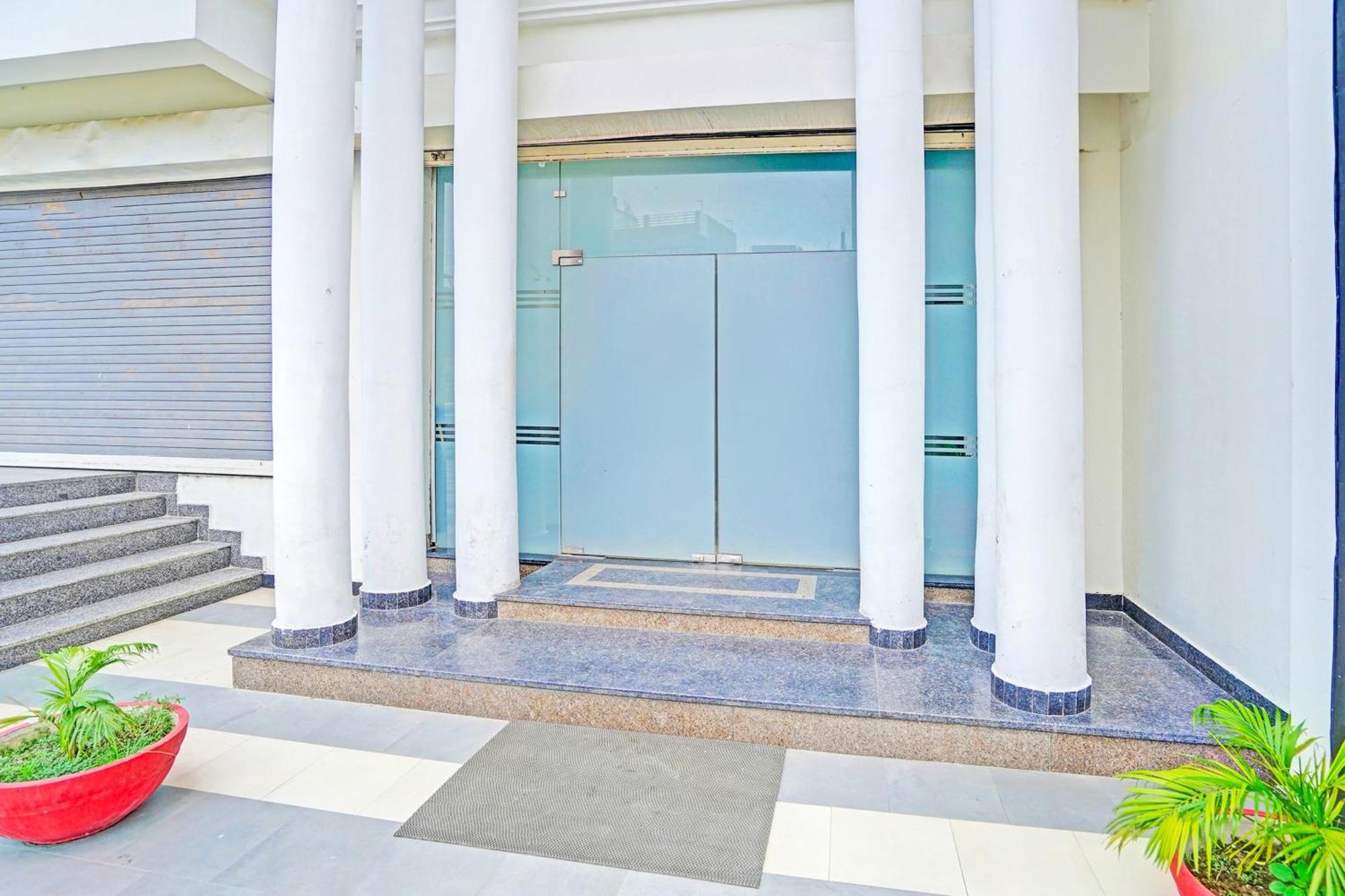 Palette Gomti Nagar Near Ekana Stadium Formerly Gusto Club Lucknow Exterior photo