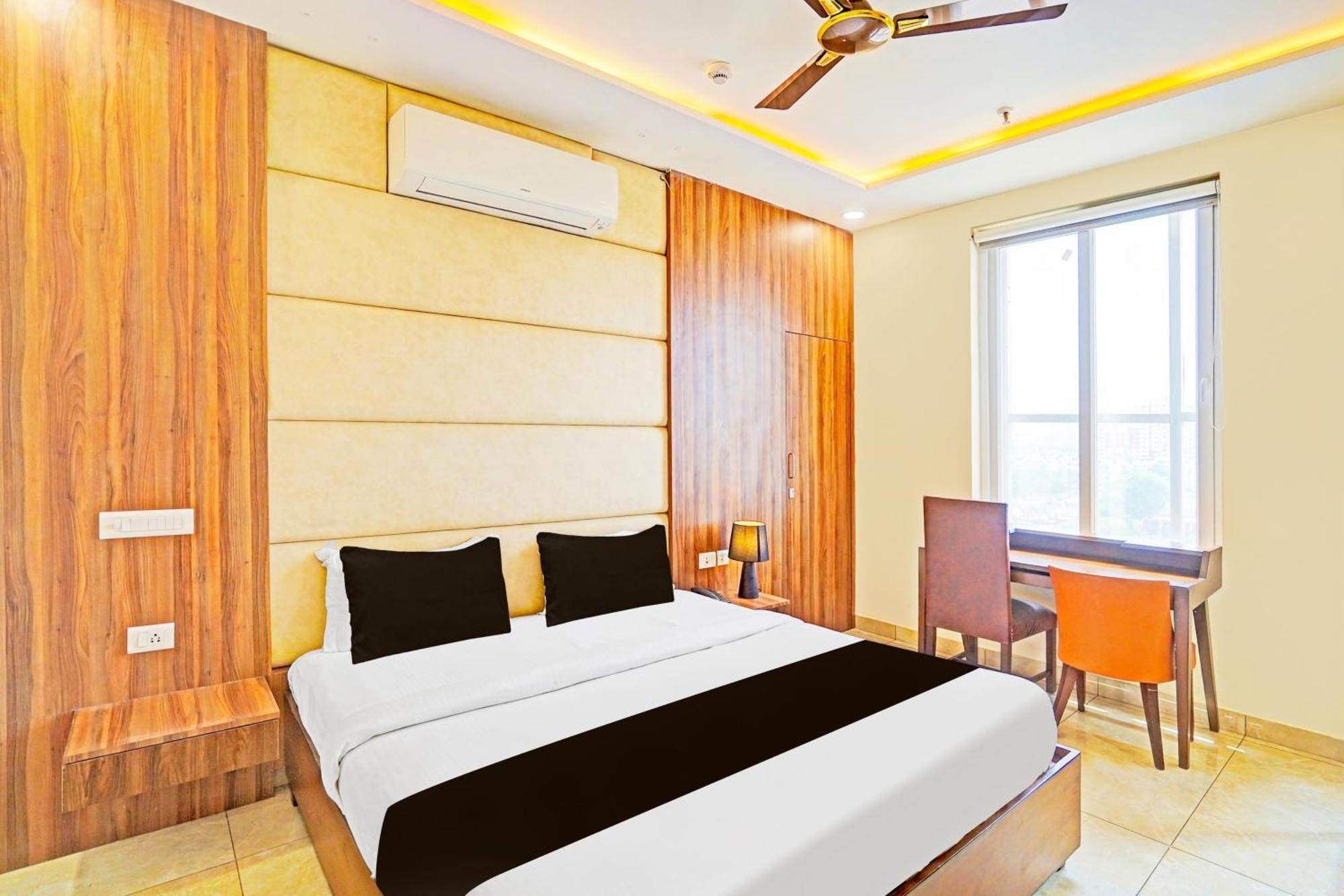Palette Gomti Nagar Near Ekana Stadium Formerly Gusto Club Lucknow Exterior photo