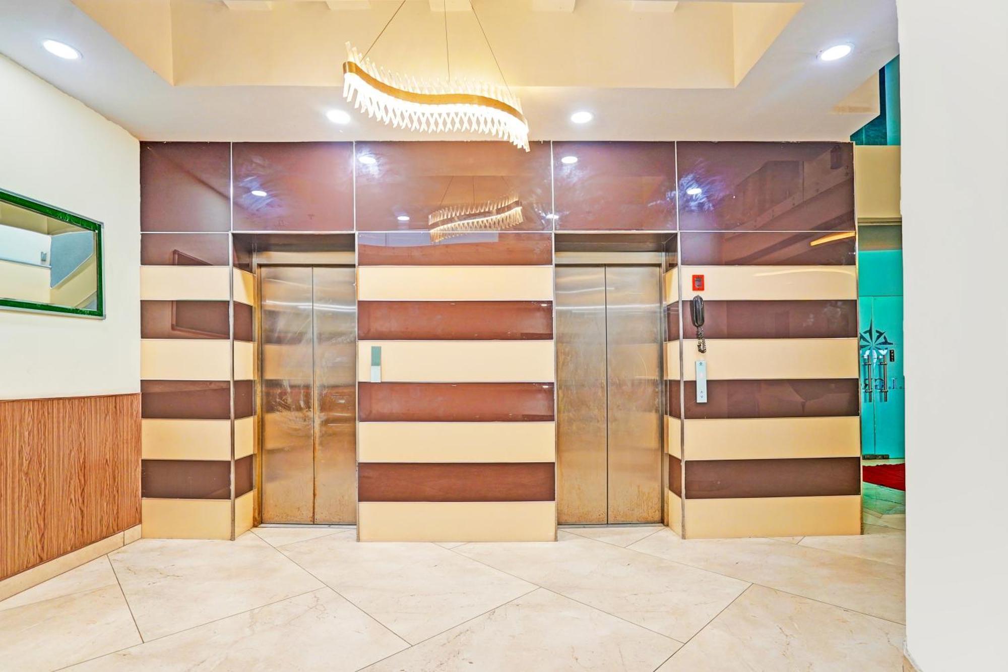 Palette Gomti Nagar Near Ekana Stadium Formerly Gusto Club Lucknow Exterior photo