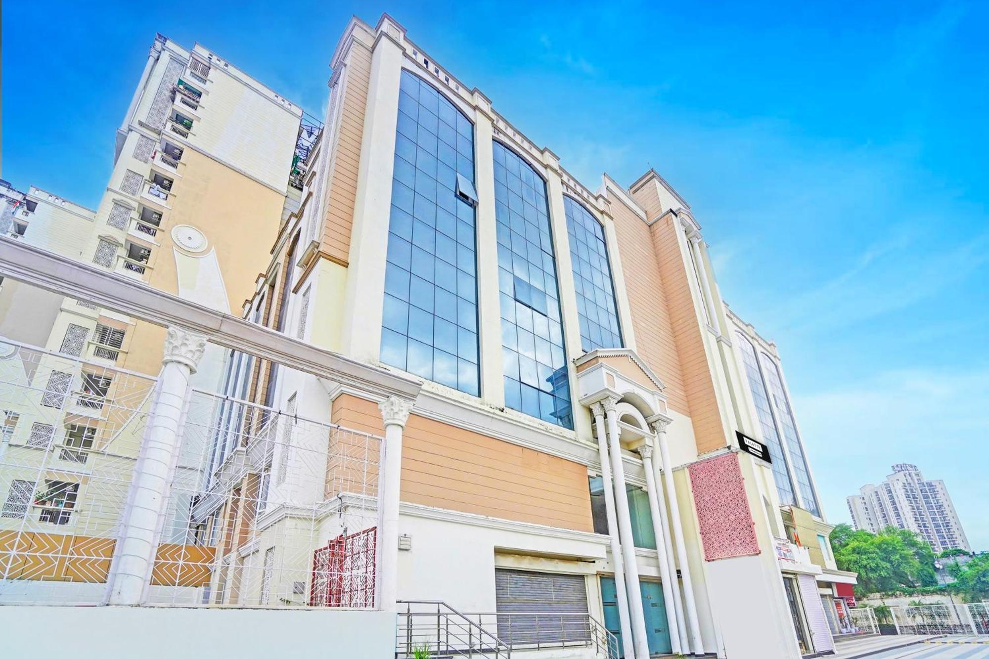 Palette Gomti Nagar Near Ekana Stadium Formerly Gusto Club Lucknow Exterior photo