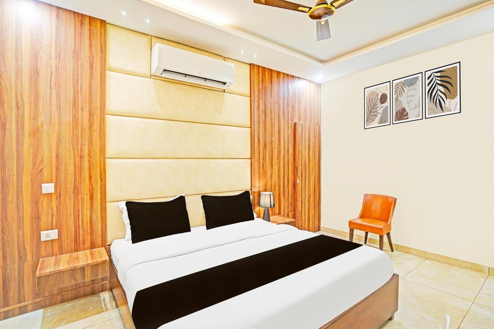 Palette Gomti Nagar Near Ekana Stadium Formerly Gusto Club Lucknow Exterior photo