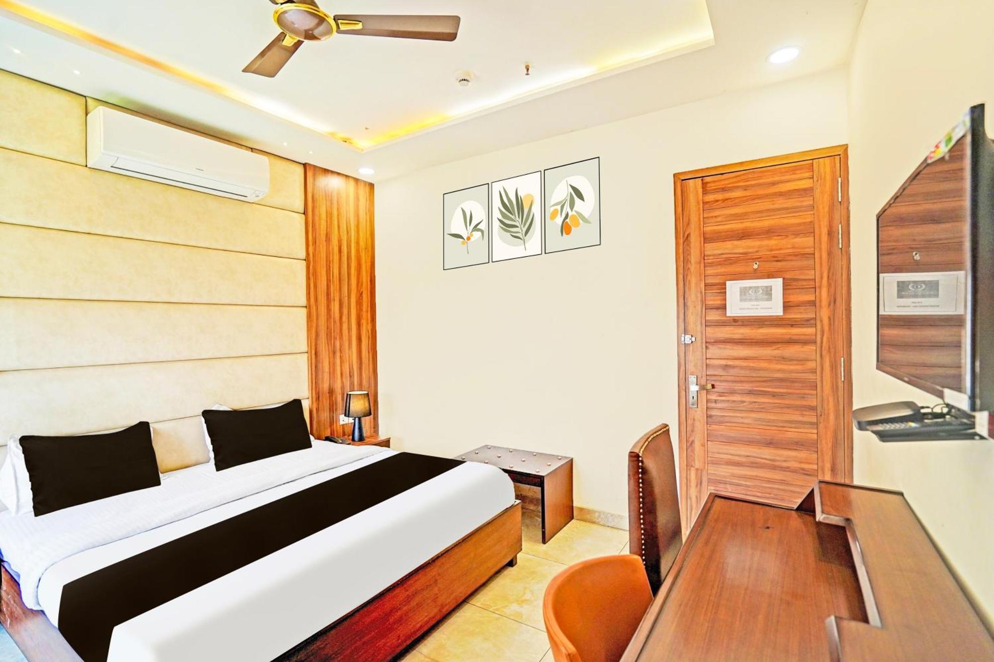 Palette Gomti Nagar Near Ekana Stadium Formerly Gusto Club Lucknow Exterior photo